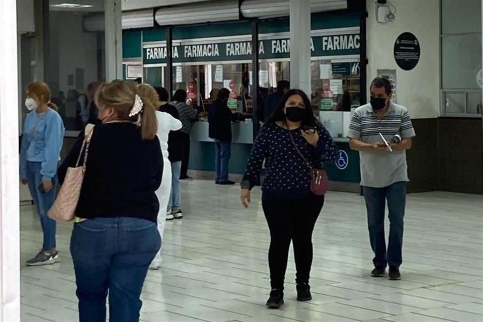 Pese a que el IMSS Jalisco ha asegurado que el abasto es del 99.99%, pacientes renales y psiquiátricos sufren por falta de medicinas.