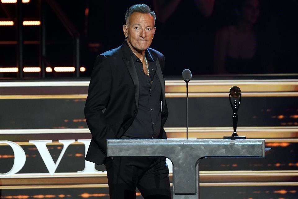 Un diagnóstico de Covid obligó a Bruce Springsteen y a su esposa Patti a ausentarse este sábado de la entrega de los American Music Honors.