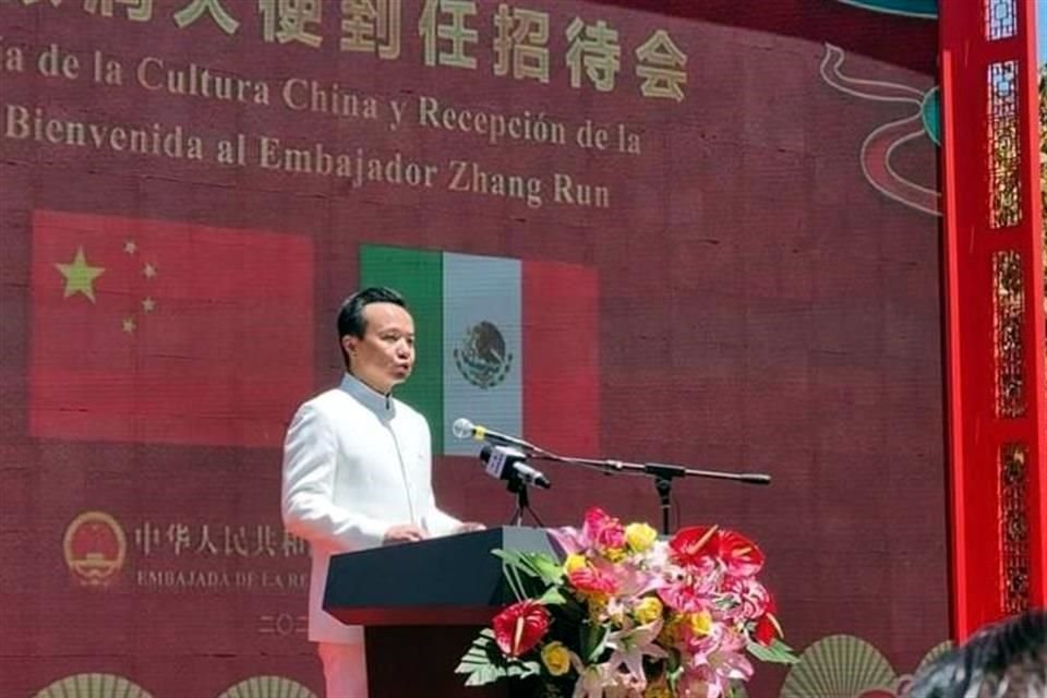 Zhang Run, Embajador de China en México.