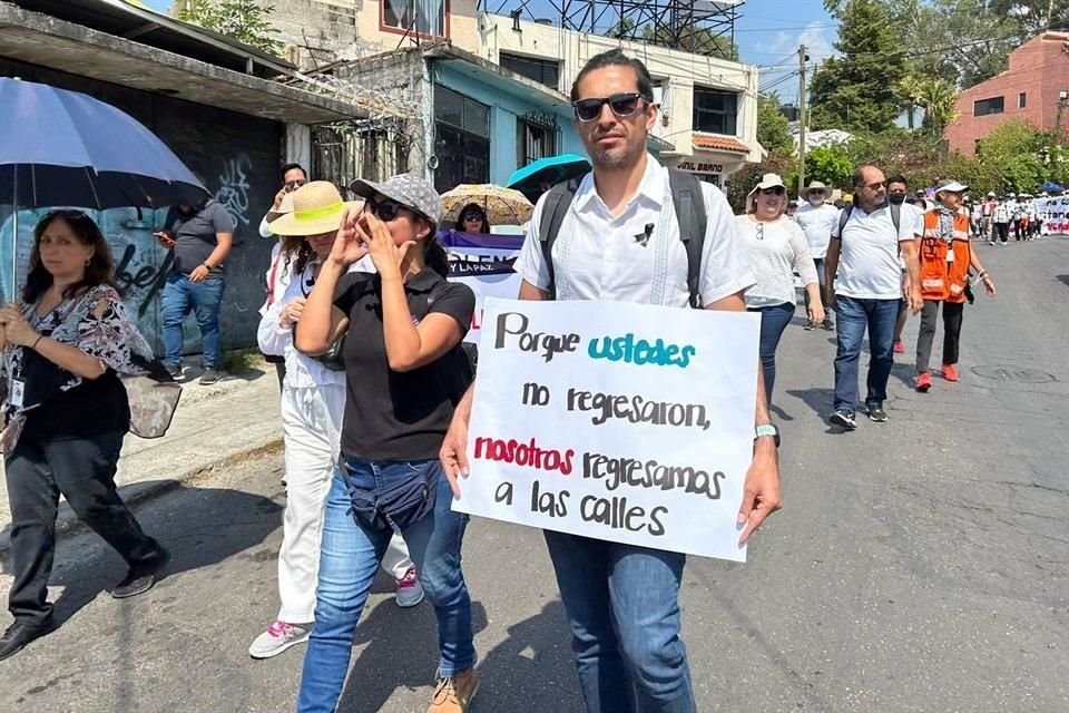 El contingente marchó al Zócalo de Cuernavaca y e hizo un pronunciamiento en la Plaza de Armas.