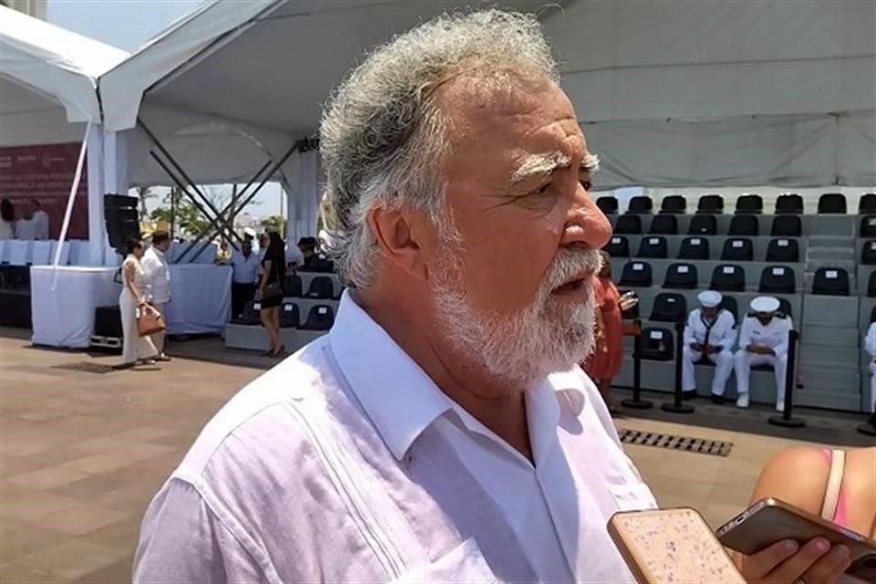 El subsecretario de Segob, Alejandro Encinas, reconoció que se debe fortalecer la atención y el trato digno hacia los migrantes.