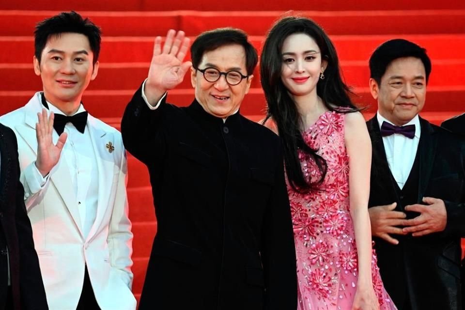 Li Chen, Jackie Chan, Gülnezer Bextiyar y Stanley Tong presentes en la apertura del festival.