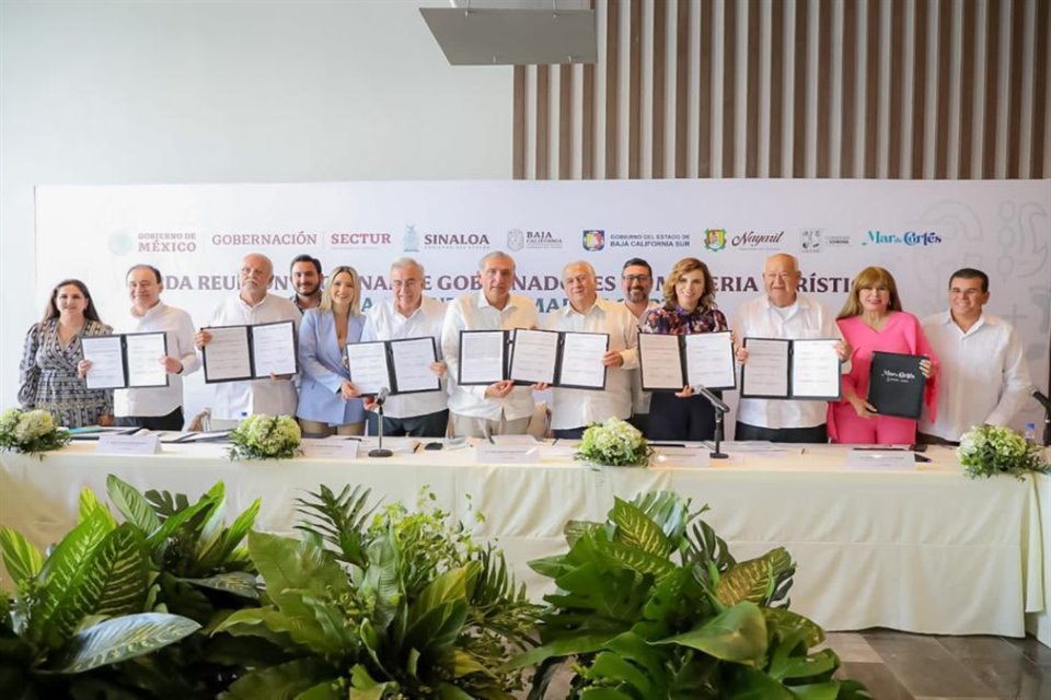 El titular de Segob y gobernadores de Sinaloa, Sonora, Nayarit, Baja California y Baja California Sur firmaron la Alianza del Mar de Cortés para combatir inseguridad y crimen organizado.