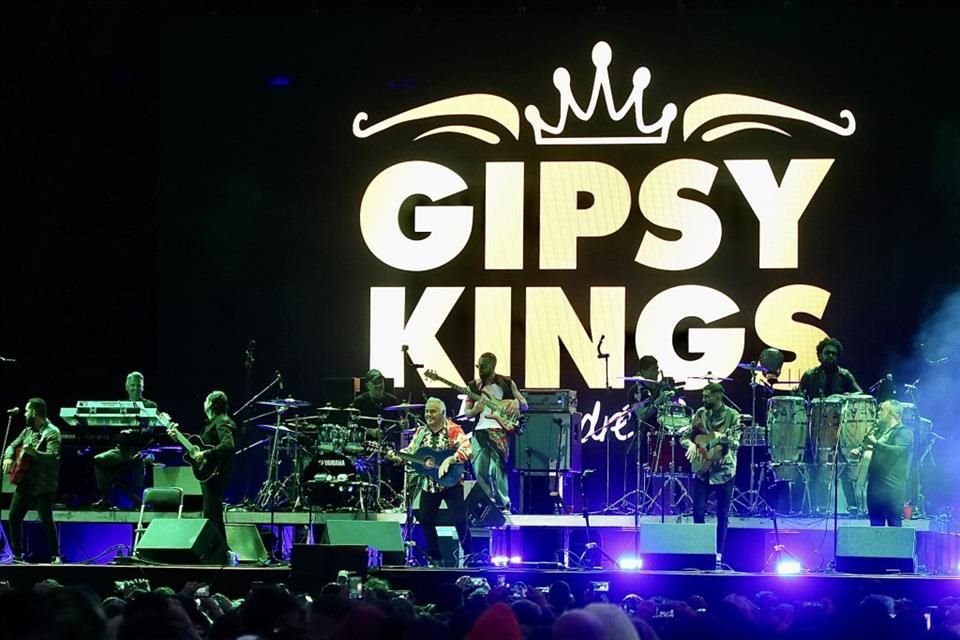 El grupo español Gipsy King se encargó de hacer olvidar el mal momento a los asistentes