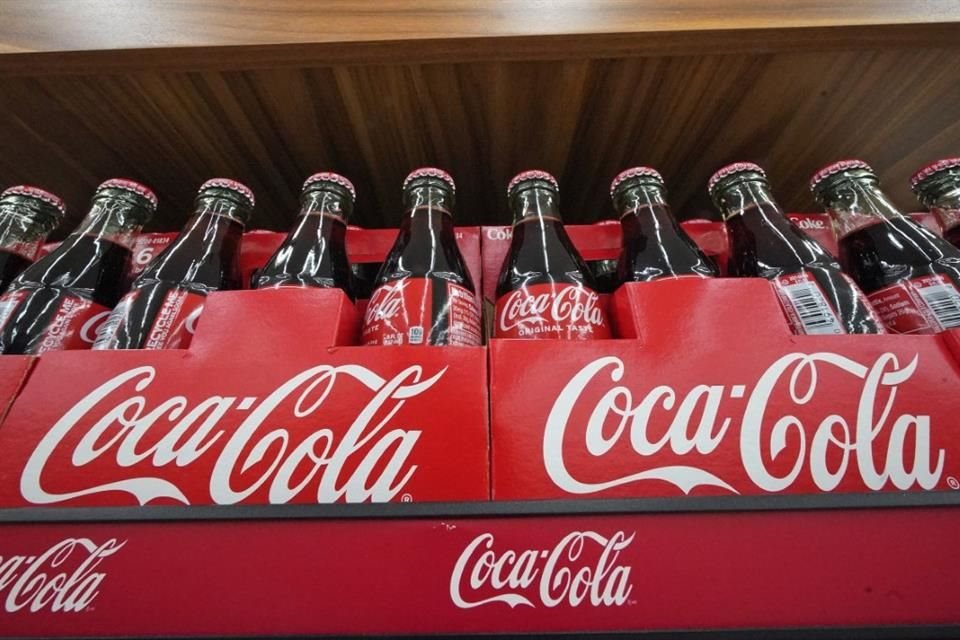 Las embotelladoras Arca Continental y Coca-Cola Femsa serían las menos afectadas por los aranceles impuestos por EU a México.