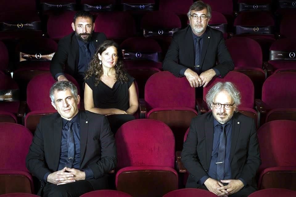 El Quinteto Astor Piazzolla, formado por Pablo Mainetti, Bárbara Varassi Pega, Serdar Geldymuradov, Armando de la Vega y Daniel Falasca, se presentará el 6 de mayo en el Teatro de la Ciudad.