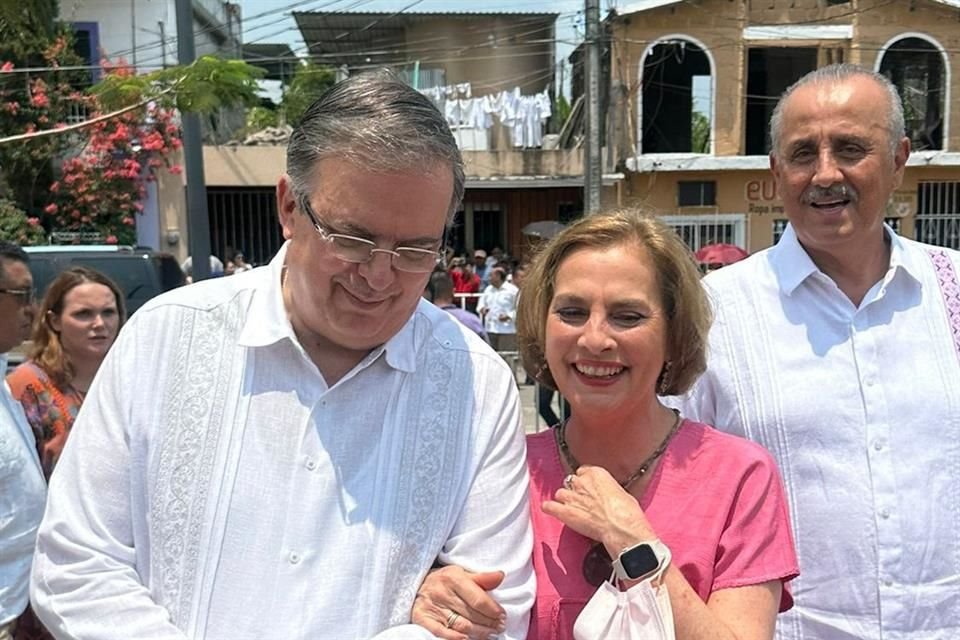 El Canciller y la historiadora en Tabasco.