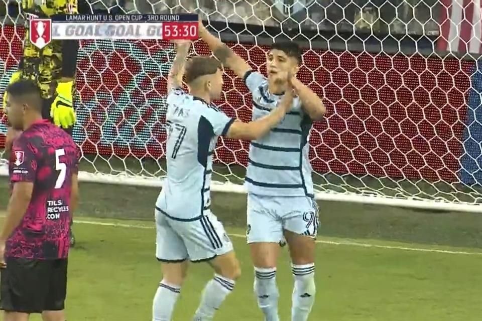 Alan Pulido anotó por primera vez con el Kansas City después de recuperarse de la lesión en la rodilla, en el triunfo ante Tulsa Athletic.