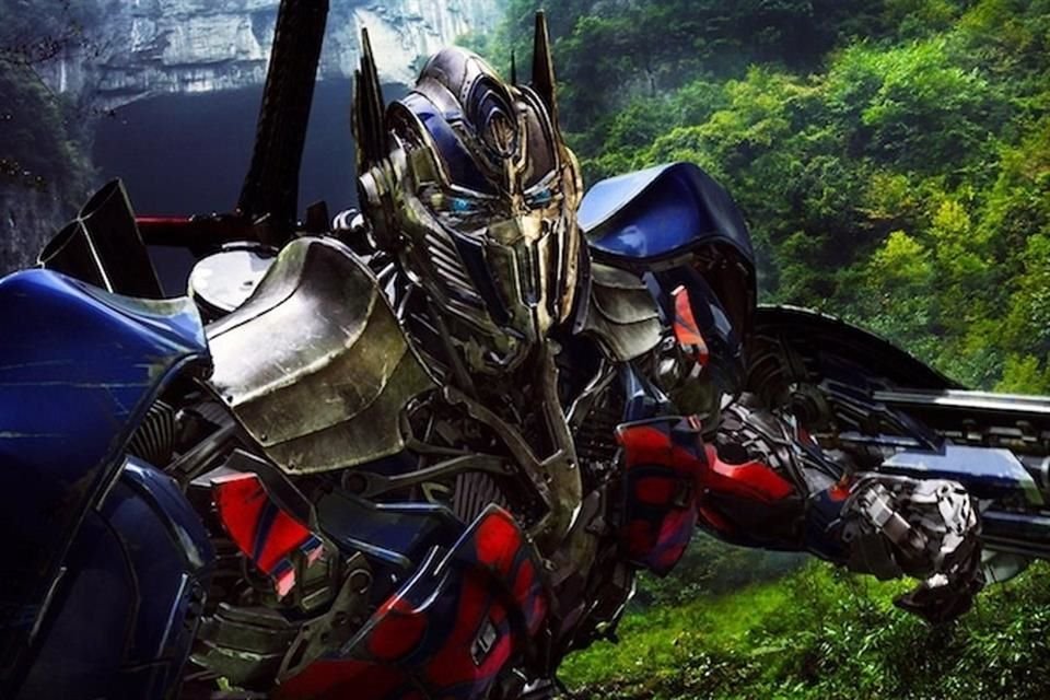 Optimus Prime / Transformers.