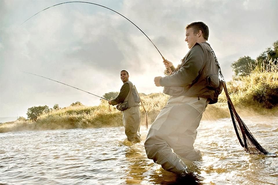 No pueden faltar el rafting, la pesca y el kayak en sus ríos circundantes.