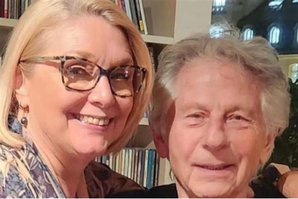 El cineasta Roman Polanski posó junto a Samantha Geimer, mujer que violó cuando ella tenía 13 años.