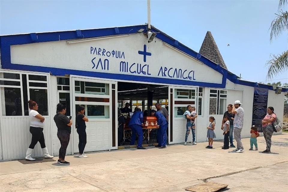 El martes se realizaron los funerales de cuatro víctimas del accidente del camión turístico que iba rumbo a Guayabitos.