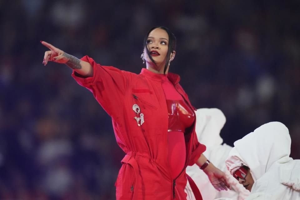 El show de Rihanna en el medio tiempo del Super Bowl se convirtió en el más visto de todos los tiempos superando a Katy Perry.