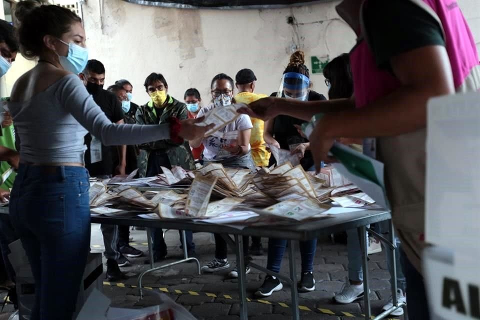 Ayer en el cierre de casillas en Iztapalapa.