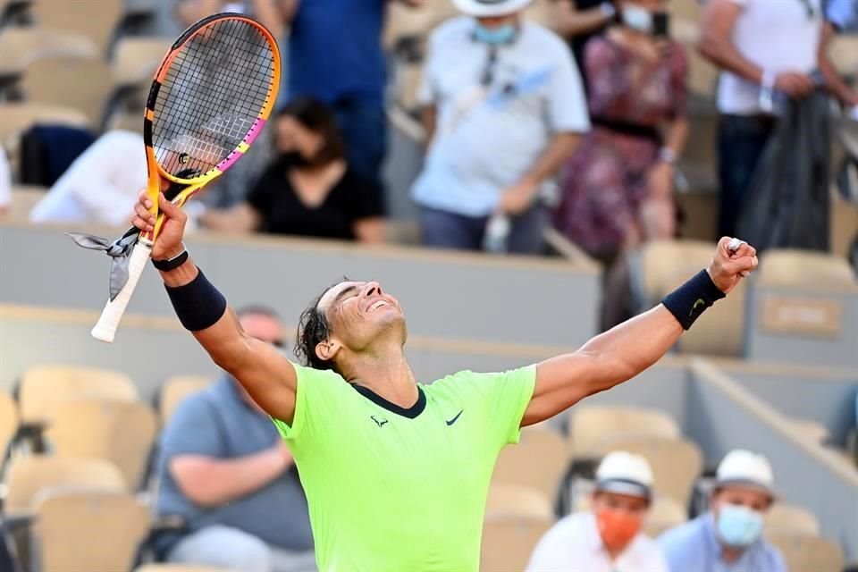 Nadal se mantiene fuerte en Roland Garros