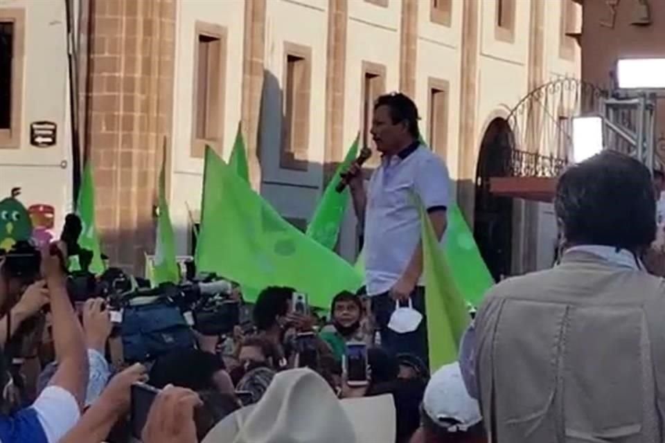 Ricardo Gallardo Juárez, padre de candidato de PVEM-PT a SLP, dijo a Gobernador Carreras que si hace fraude 'se lo va a llevar la chingada'.