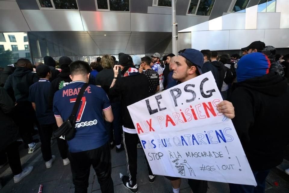 Los hinchas del PSG están molestos con la actualidad del club.