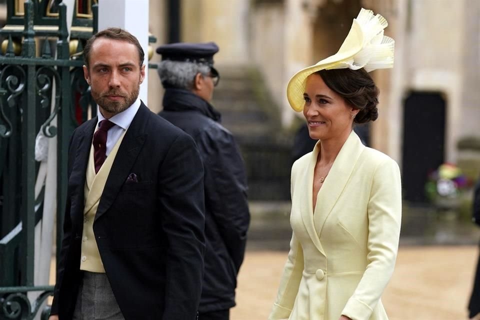 Pippa y James Middleton llegan a la Abadía de Westminster.