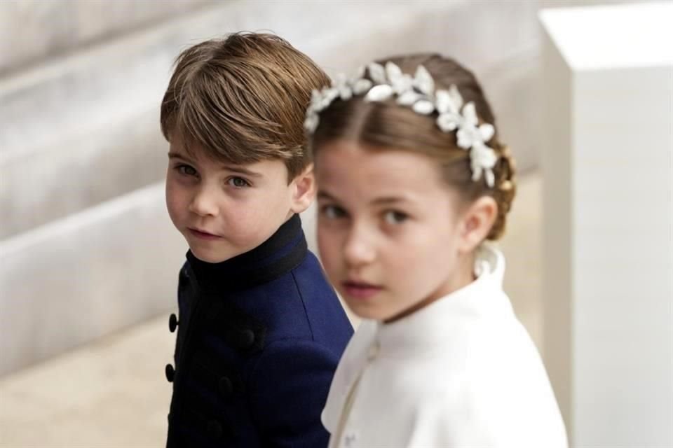 El Príncipe Luis y la Princesa Carlota llegaron así a la ceremonia.