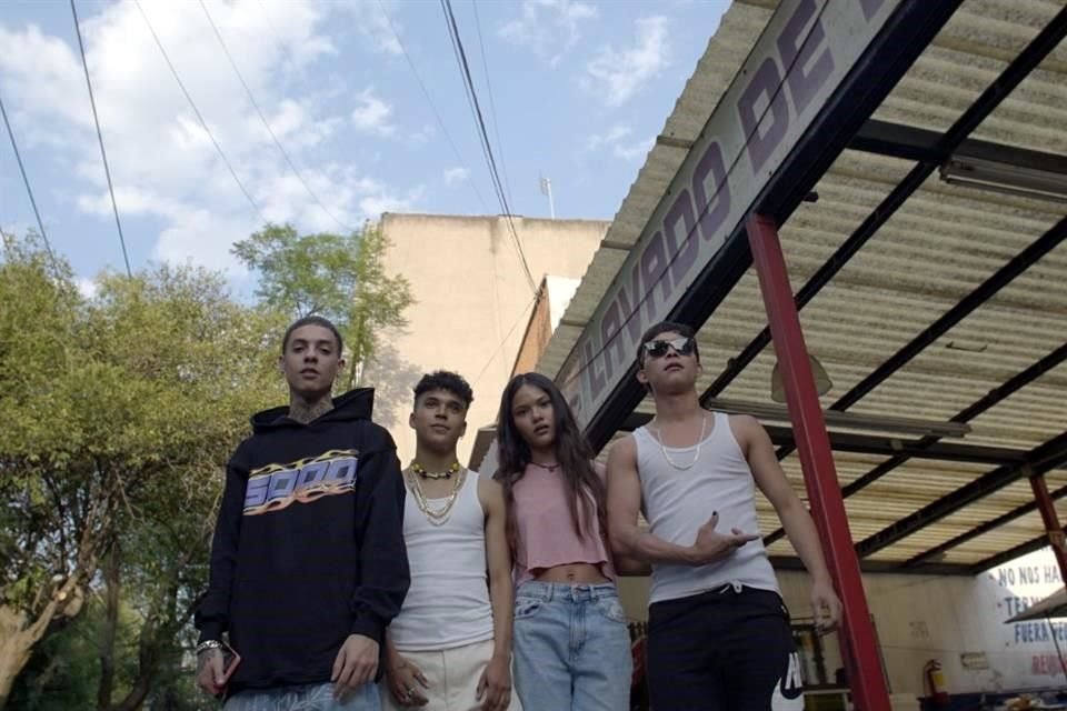 Aborda la serie de ficción 'VGLY', que estrena por HBO Max, las dificultades que enfrenta un aspirante a cantante en el género urbano.