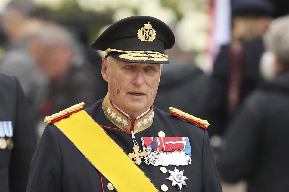 El Rey Harald de Noruega fue hospitalizado de emergencia tras presentar una infección.