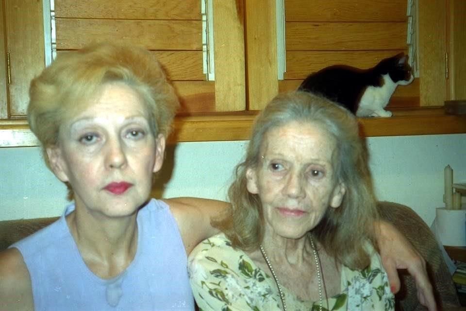 Helena Paz y Elena Garro en una imagen de 1995 tomada en su casa de Cuernavaca.