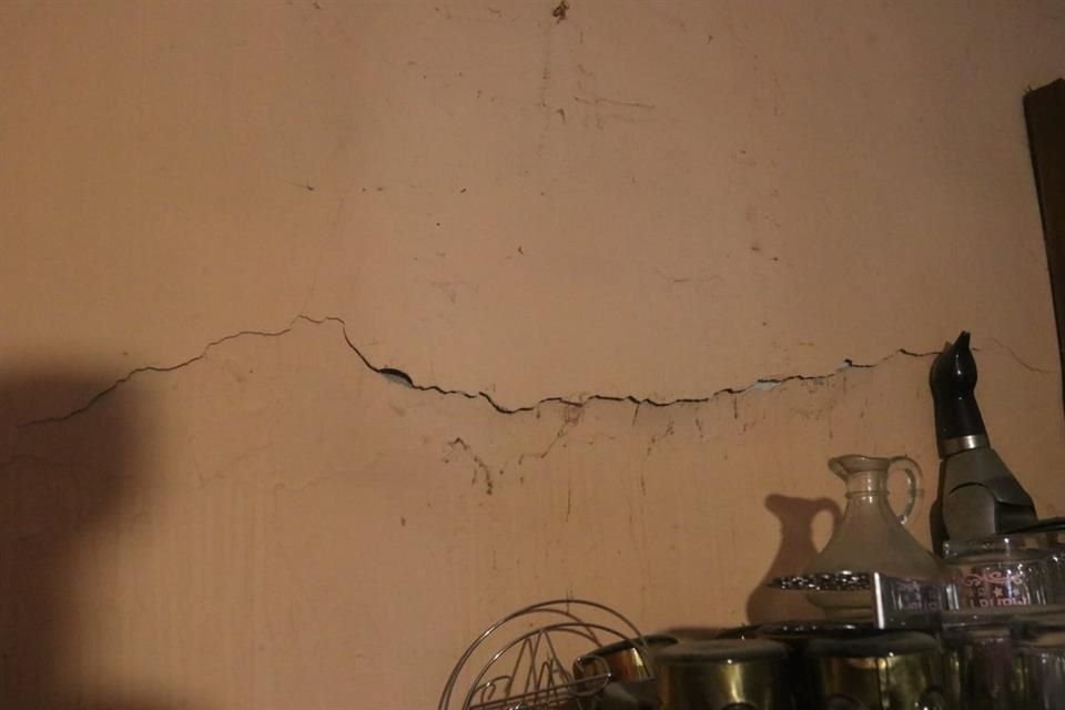 Vecinos denunciaron daños en fachadas y paredes, así como pequeñas grietas en sus casas ubicadas en Álvaro Obregón.