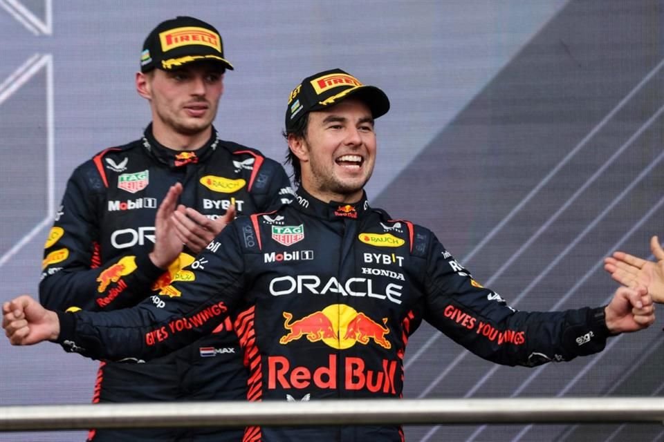 Sergio Pérez dice que Max Verstappen tiene mala fama, pero es buen perdedor y lo felicita cuando gana.