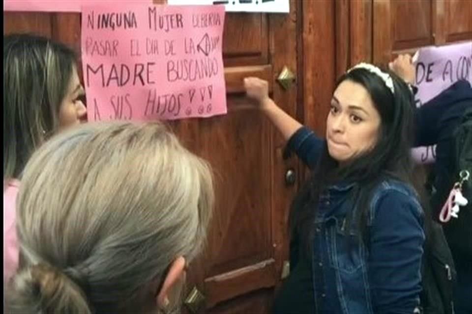 En Tlaxcala se manifestaron frente al Tribunal Superior de Justicia del Estado (TSJE), donde pidieron atención y tocaron a la puerta, pero no las atendieron.