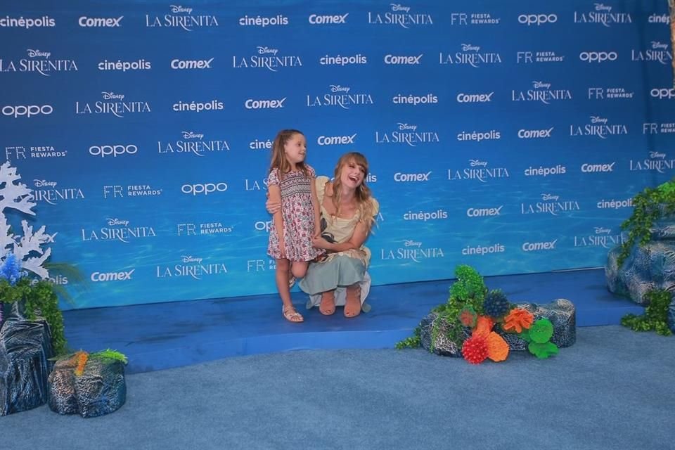 La actriz Ana Layevska se presentó con su pequeña hija.