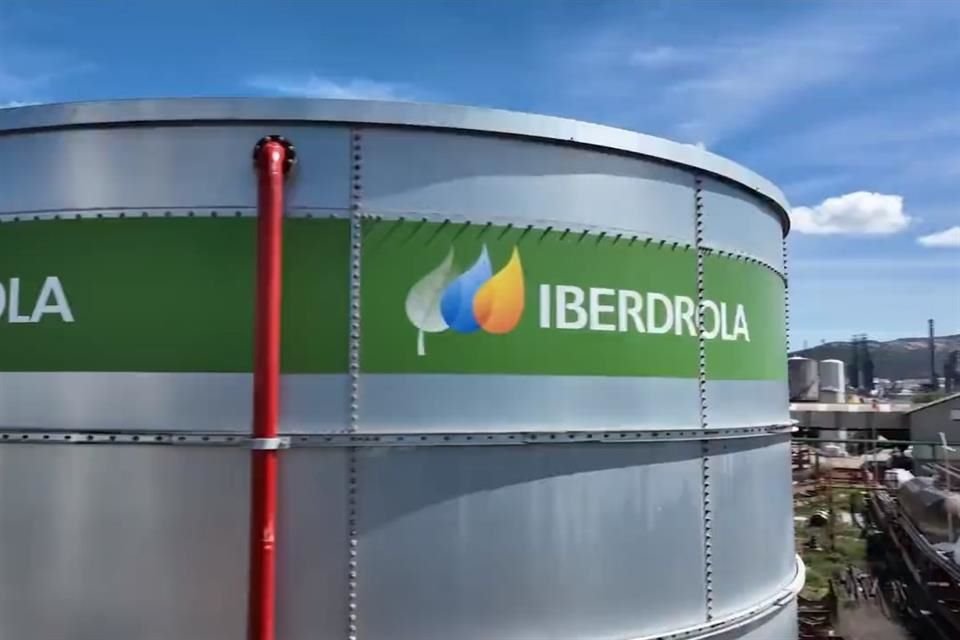 Cofece condicionó venta de 13 plantas eléctricas de Iberdrola al cumplimiento de requisitos, como operarlas de manera independiente.