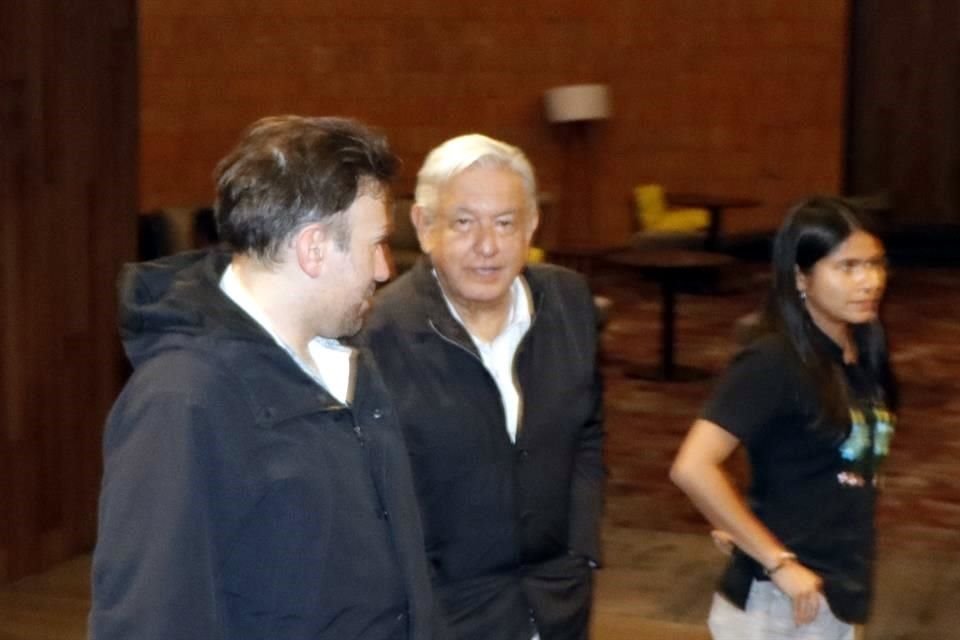 El Presidente Andrés Manuel López Obrador llegó anoche a la Ciudad para estar hoy en la Refinería de Cadereyta.