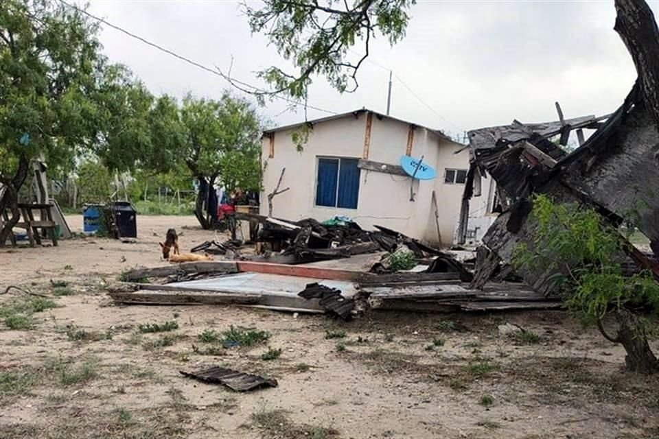 El difícil acceso por caminos de terracería y por el clima de inseguridad, complica además llevarles la ayuda.