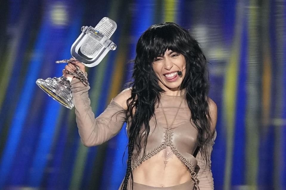 La cantante sueca Loreen ganó la edición 67 del Festival de Eurovisión, con su canción de amor 'Tattoo', marcando un doblete histórico.