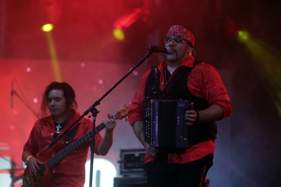 Albert Zamora cantó 'Prieta Casada' y 'Quiero que Sepas', de las consentidas de sus seguidores.