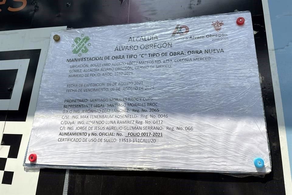 En los tapiales se exhibe la manifestación de obra tipo C, la cual tiene una vigencia de agosto de 2019 a agosto de 2024.