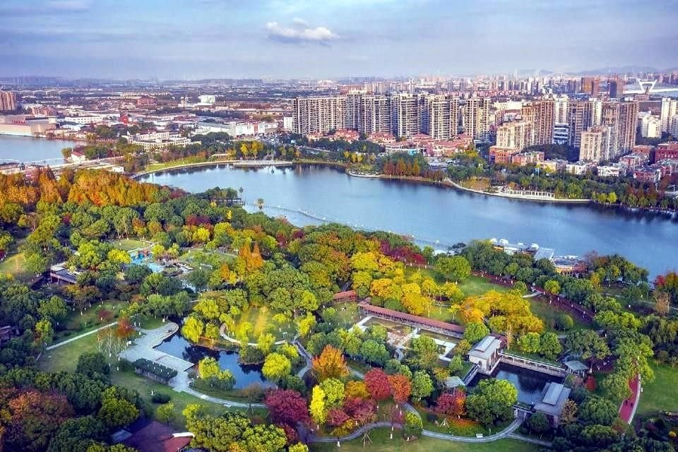 La ciudad de Ningbo, Zhejiang, ha mejorado y transformado instalaciones públicas haciéndolas inteligentes y ecológicas, para crear una ciudad jardín ecológica inteligente en armonía con la naturaleza.
