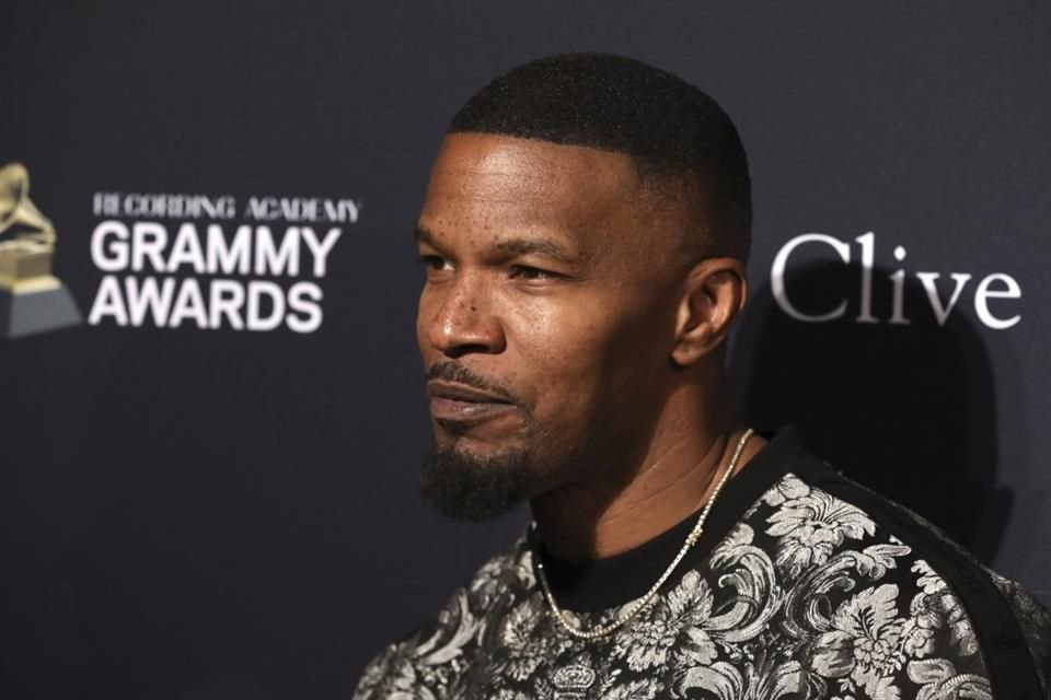 El actor Jamie Foxx se mudó a Chicago para tomar terapias con un fisioterapeuta.