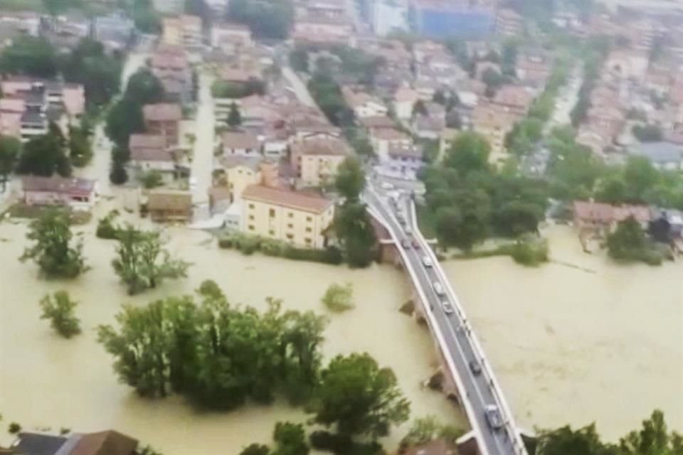 Se emitió la alerta roja meteorológica por parte del Departamento de Protección Civil de Imola ante las fuertes lluvias e inundaciones.