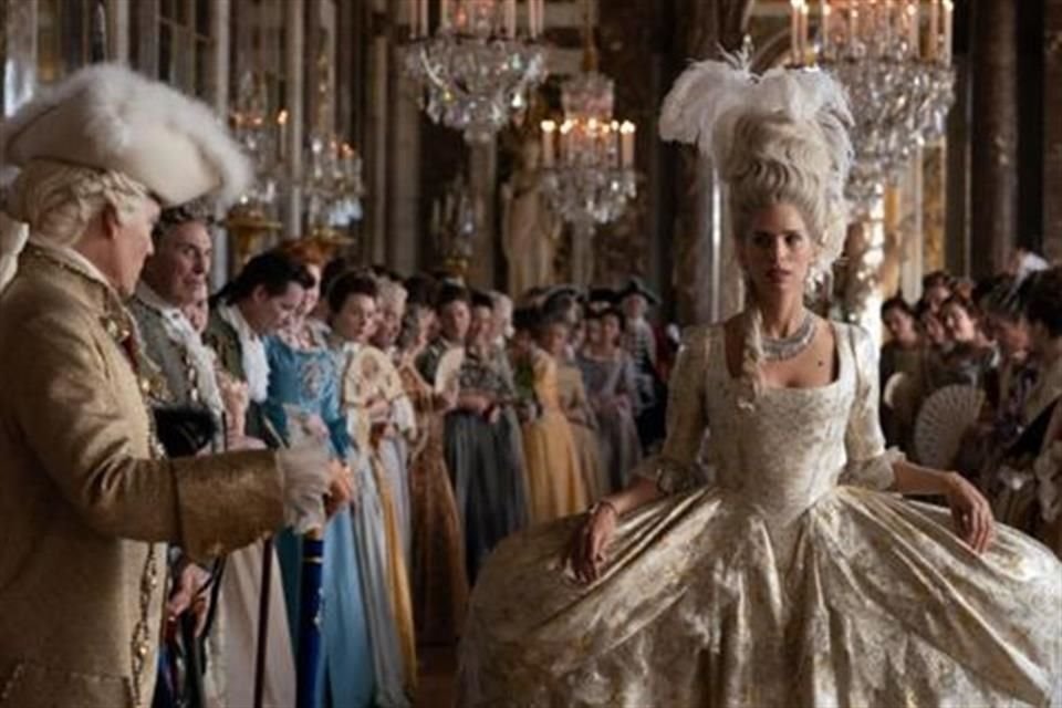 La Casa de Moda, Chanel, creó seis trajes para el filme  'Jeanne du Barry', que protagoniza Johnny Depp.