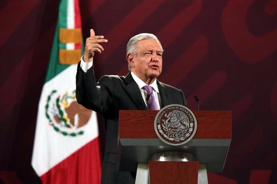 AMLO en conferencia mañanera en Palacio Nacional.