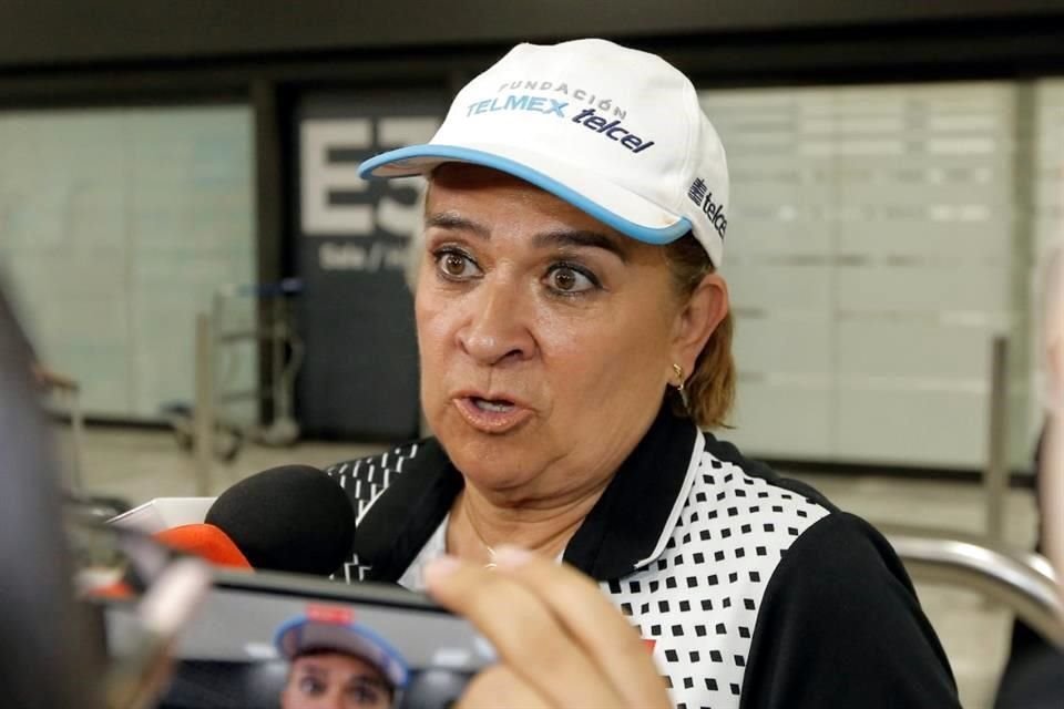 La entrenadora Adriana Loftus admitió que vive de sus ahorros.