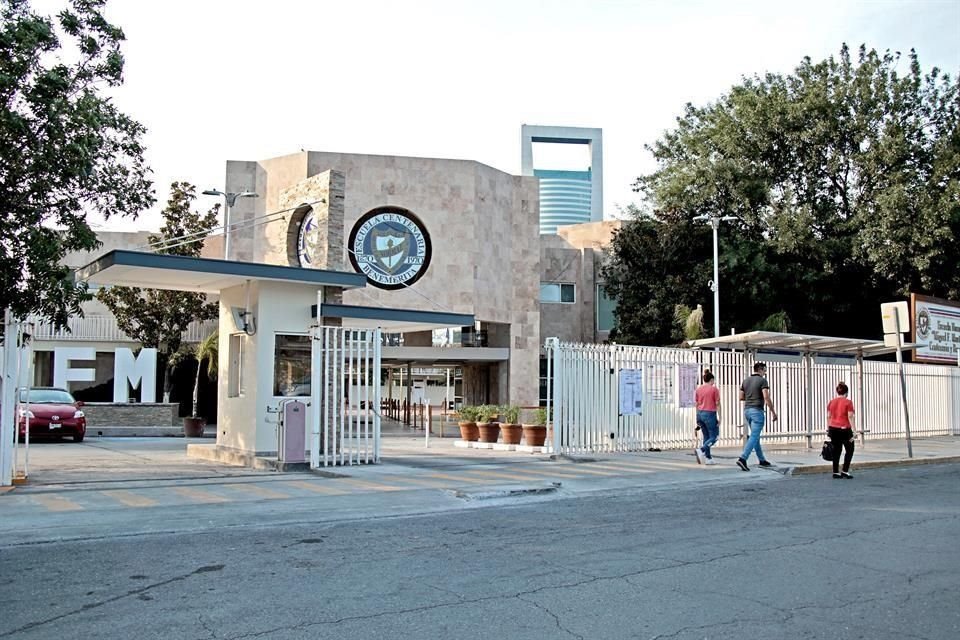 La Normal Miguel F. Martínez inició clases presenciales en un esquema híbrido hace unos días.