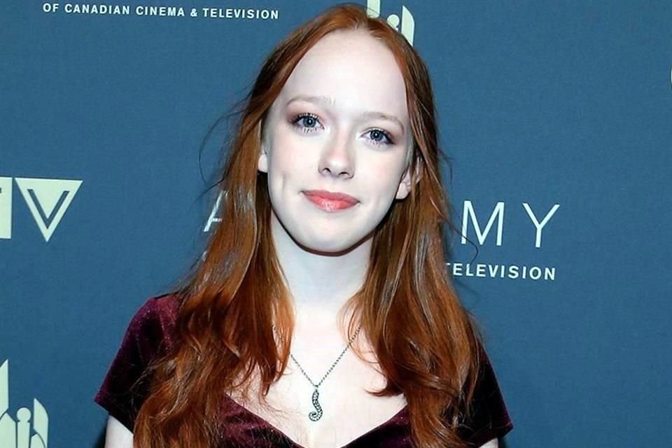 Amybeth McNulty.