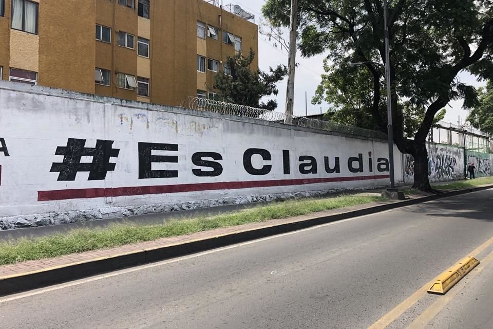 Empresas de publicidad exterior en CDMX denunciaron favoritismos del Gobierno local hacia grupo Rentable a cambio de anuncios de #EsClaudia.