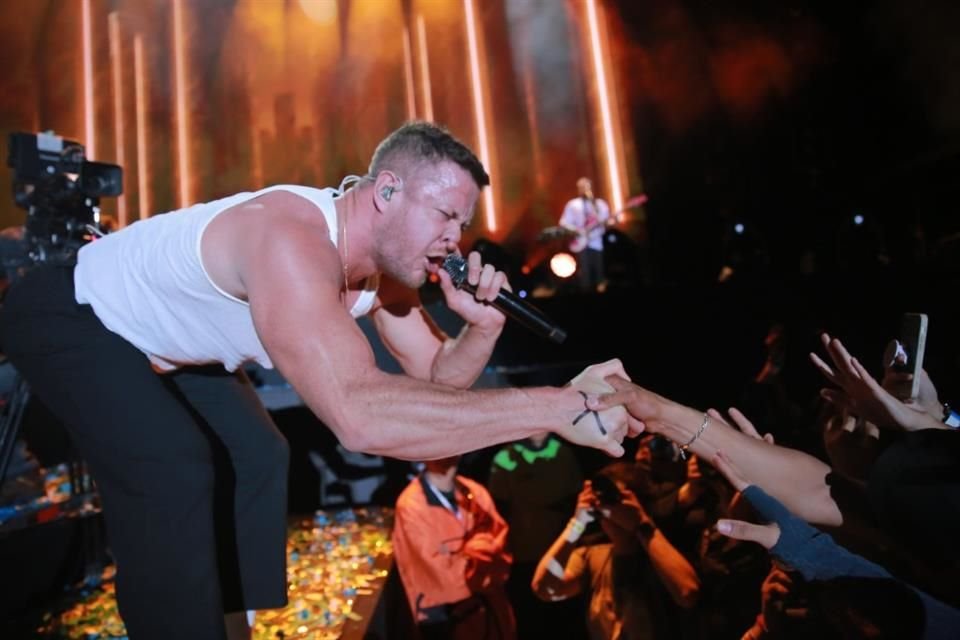 Dan Reynolds, al frente de Imagine Dragons, arrancó coros masivos de los más de 61 mil fans que colmaron el Foro Sol anoche.