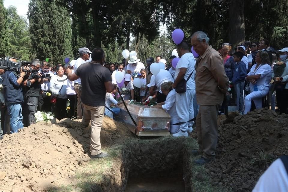 A través de un activista y buscador de personas desaparecidas, la Fiscalía de Guerrero fue alertada sobre el hallazgo de un cuerpo de una mujer, en el Municipio de Huitzuco de los Figueroa.