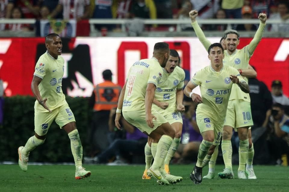 Diego Valdés y Alejandro Zendejas armaron la jugada del gol.