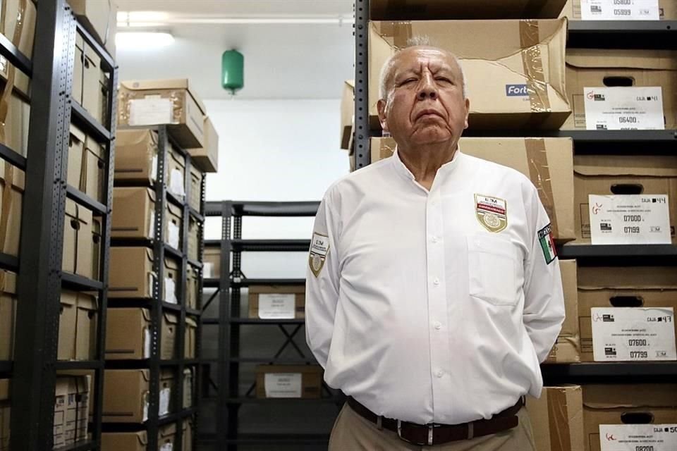 Francisco Garduño, titular del Instituto Nacional de Migración, hizo un recorrido por las nuevas instalaciones del archivo del organismo.