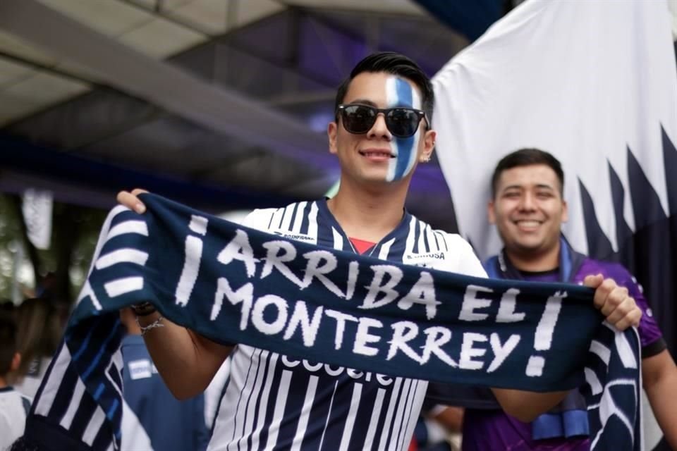 Más del color del Clásico Regio en la casa de los Rayados.